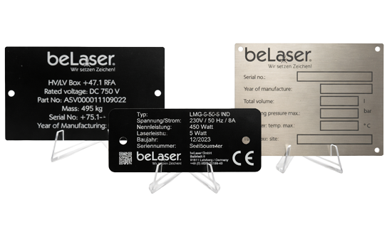Typenschilder aus Metall mit unterschiedlichen Laserbeschriftungsverfahren