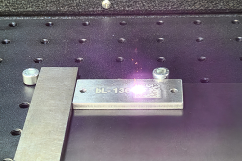 Aktive Laserung eines DataMatrix-Codes auf Metall